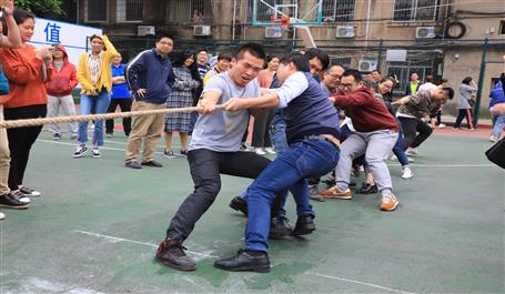 冶建青年有力量！公司團(tuán)委舉辦“五四”拔河比賽