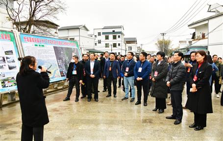 忻城縣政協(xié)主席盧玉容到冶建基礎分公司項目視察